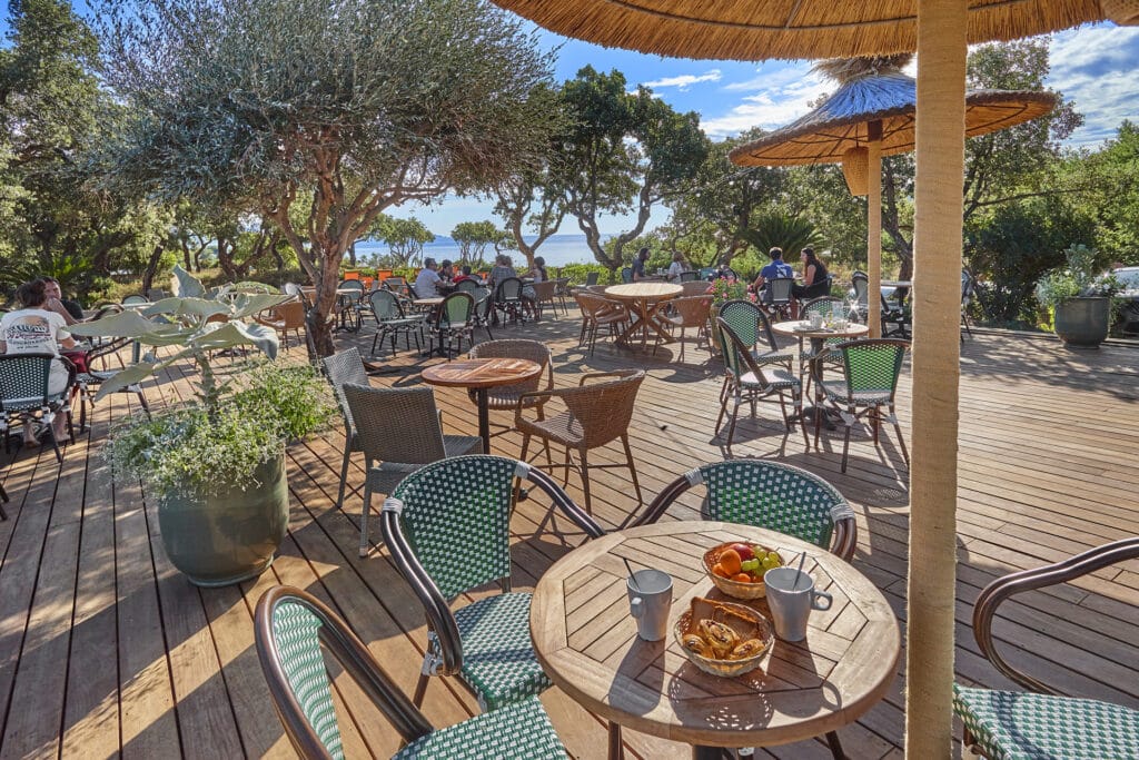 Camping Le Paradis Des Campeurs : Guinguette Matin 1